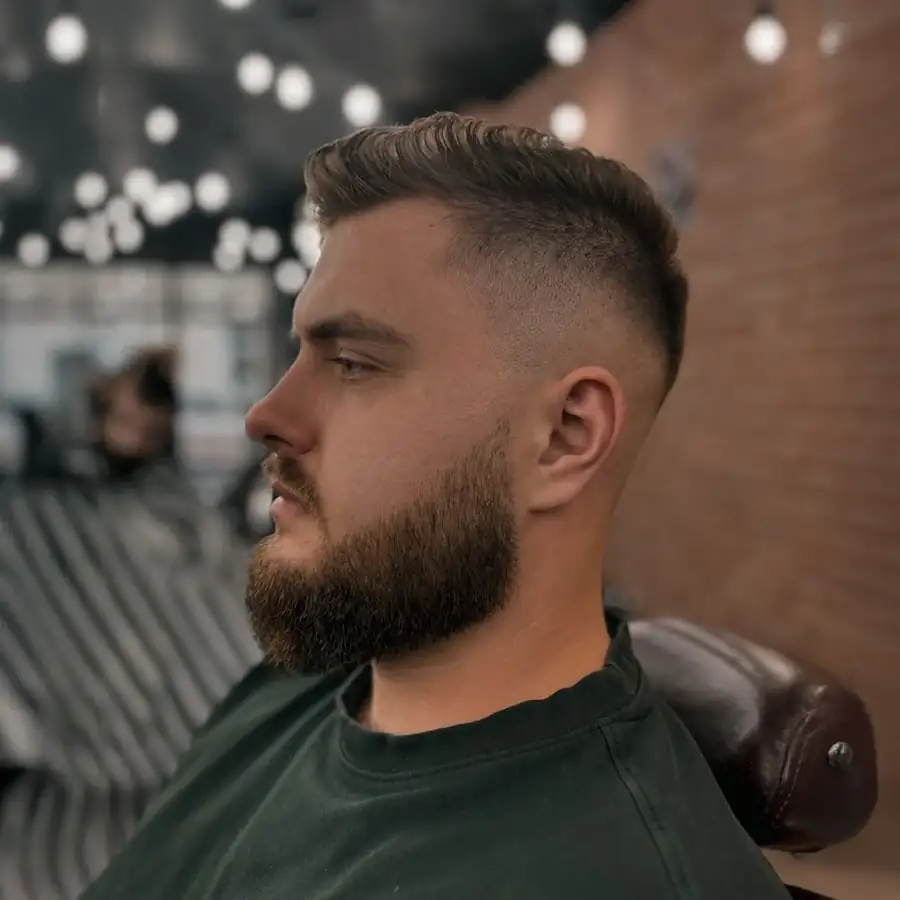 Precyzyjnie wystylizowana broda w Radomiu